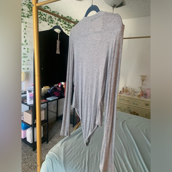 Grey button up bodysuit - Picture 3 of 4